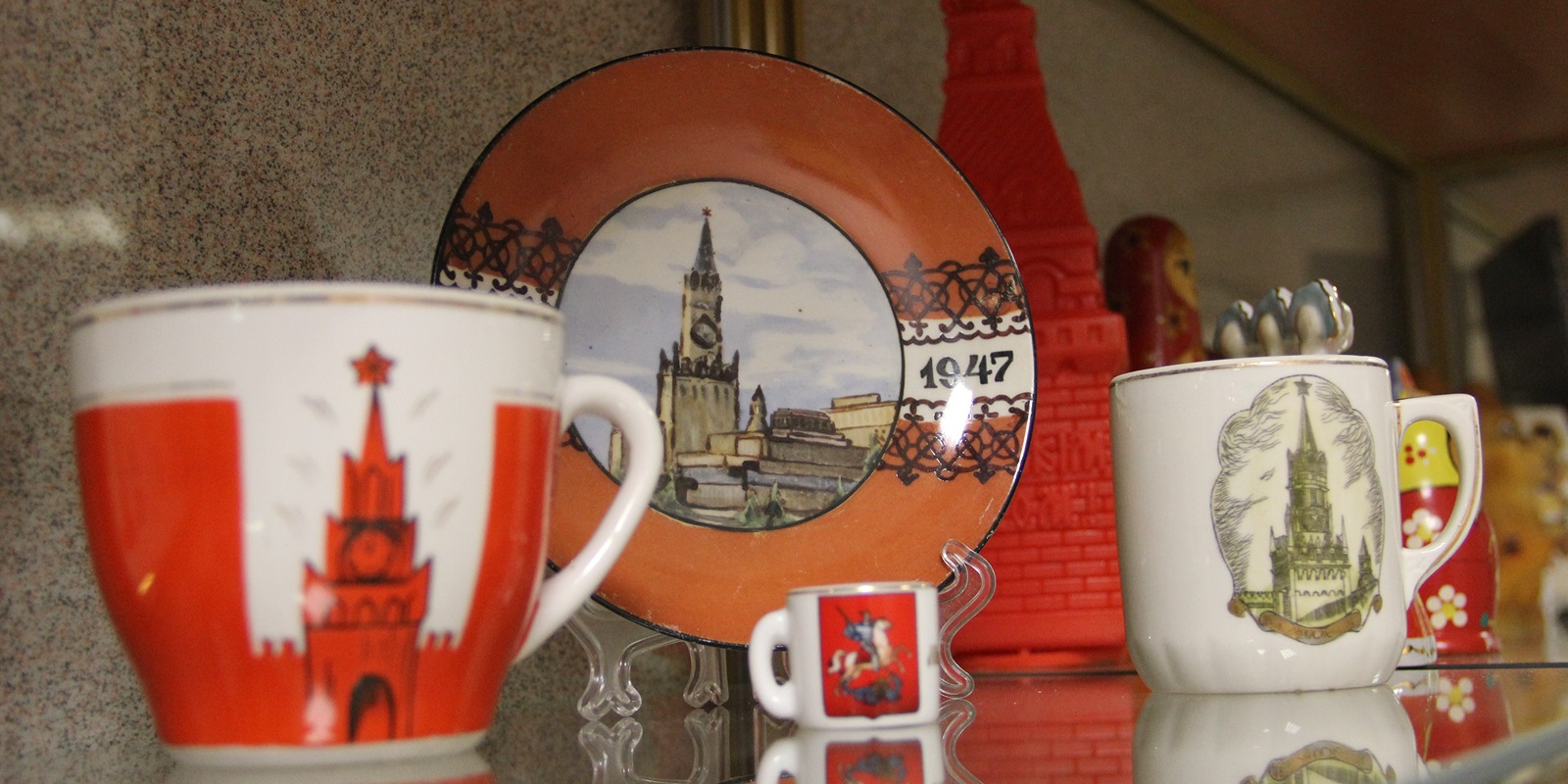 Уникальные экспонаты представлены на выставке, посвященной 105-летию возвращения Москве статуса столицы