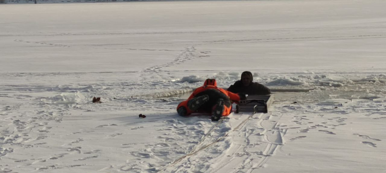 Рыболовов предупреждают об опасности тонкого льда