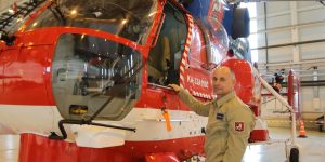 «Авиация — лучшая работа для настоящих мужчин»: бортовой механик Московского авиационного центра рассказал о своей профессии