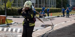 В столичном Пожарно-спасательном центре определили сильнейших в боевом развертывании