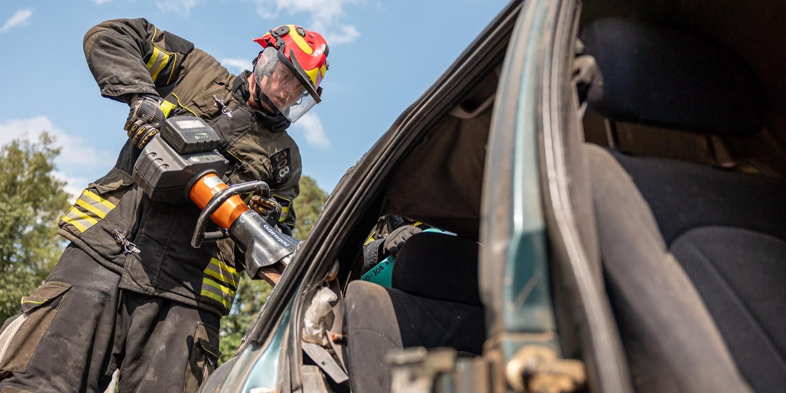 На страже мегаполиса: столичный Пожарно-спасательный центр отмечает 17 лет со дня образования