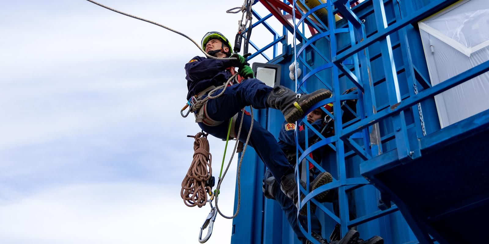 В Москве определили сильнейшую команду по многоборью спасателей