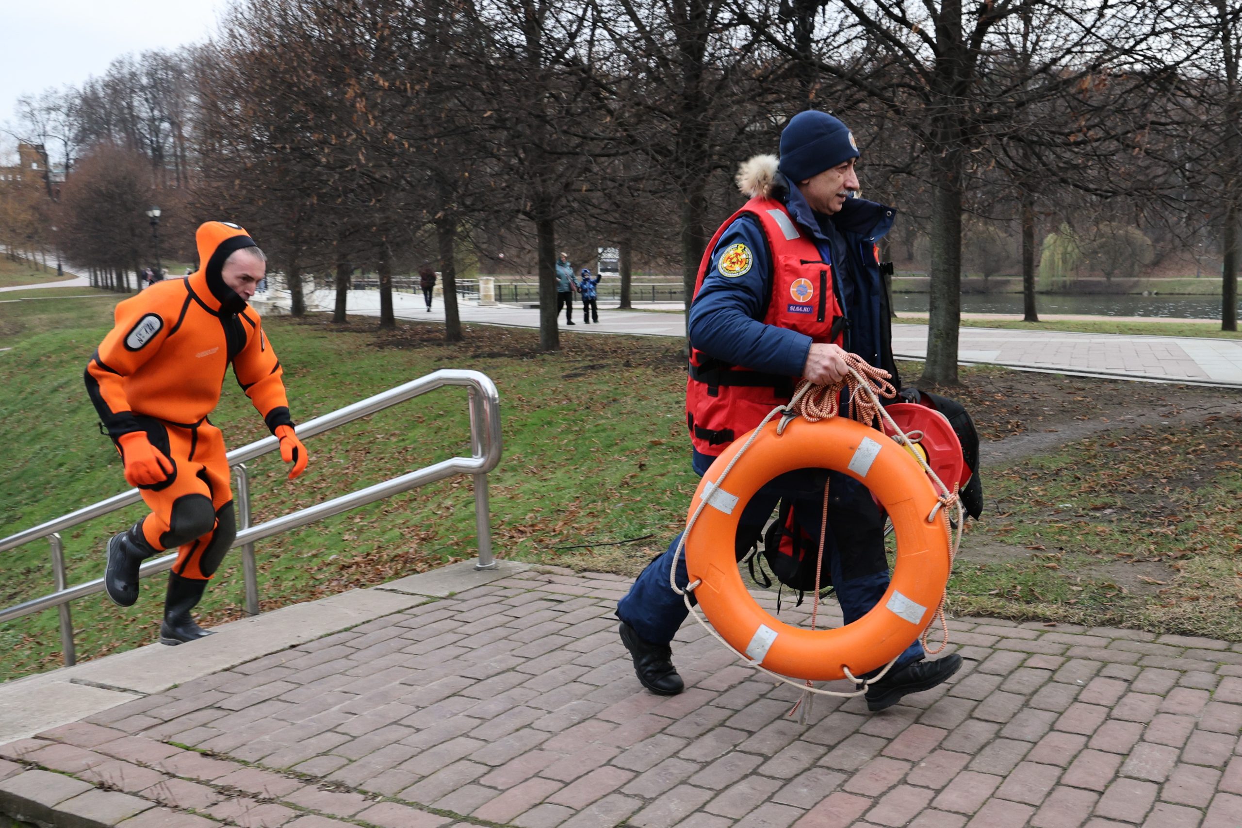 Безопасный лёд тот, по которому не ходят!