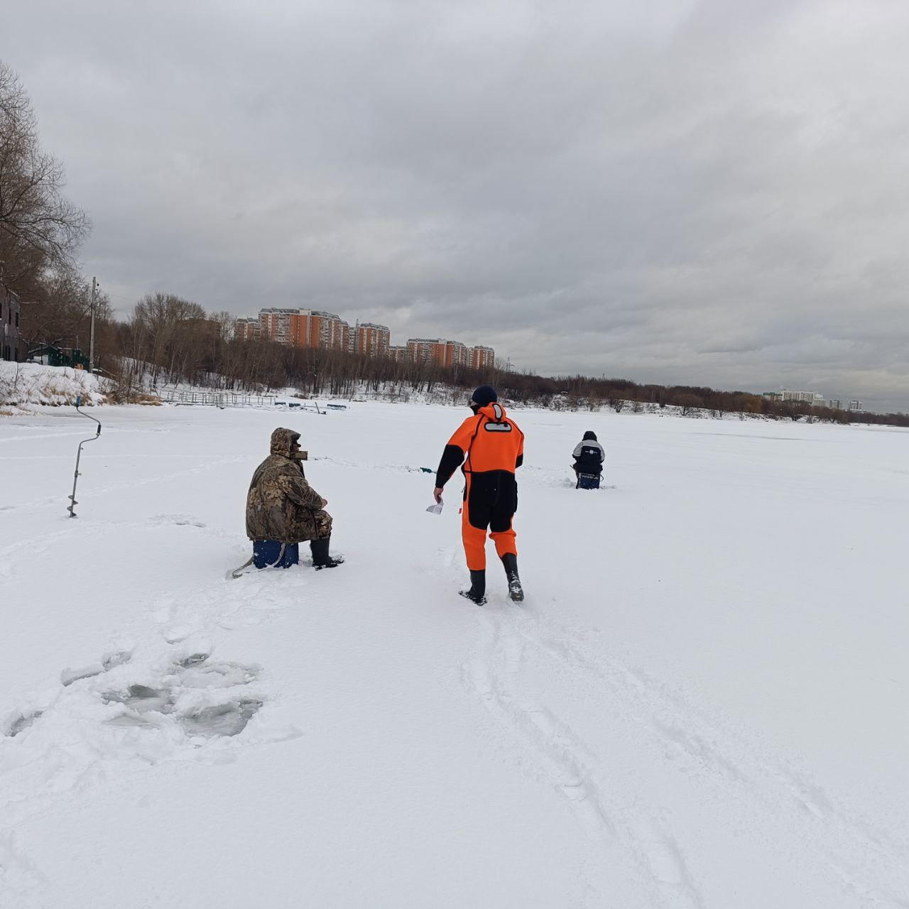 Спасатели патрулируют водоемы столицы
